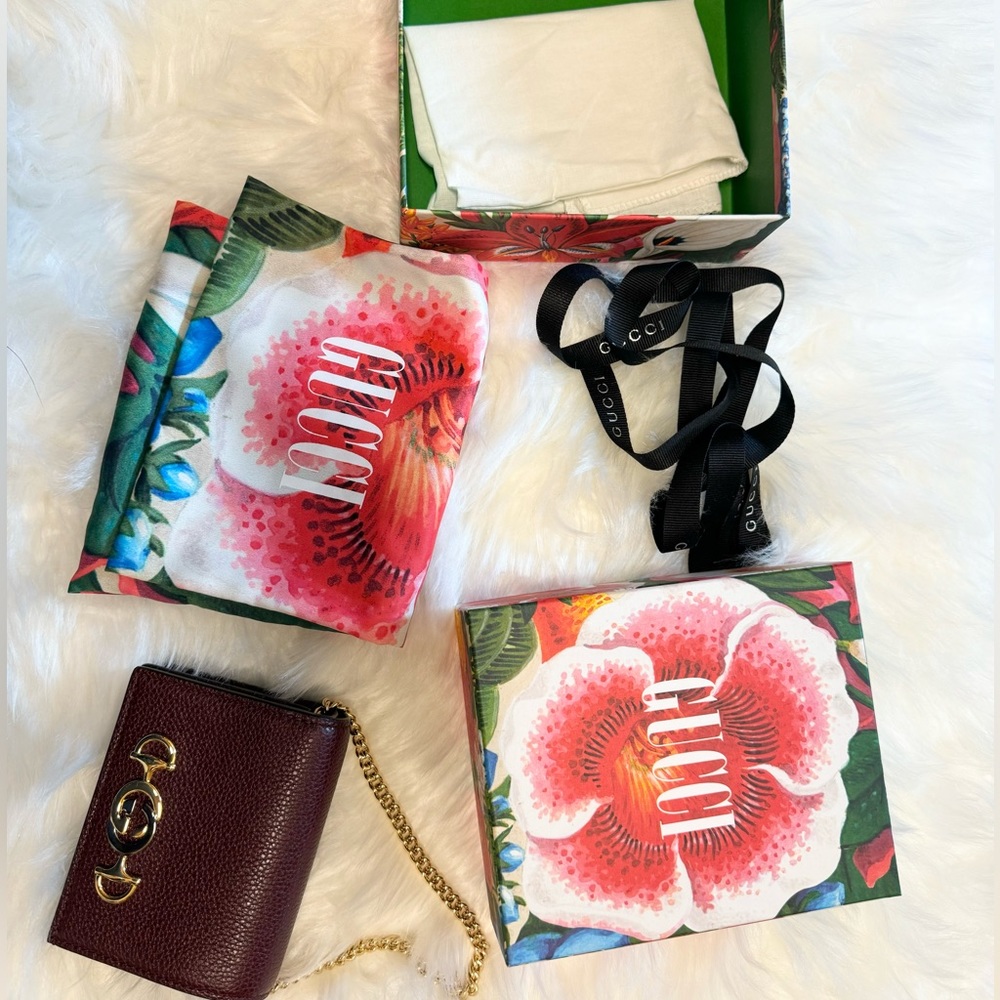 Gucci Card Case Wallet with short chain